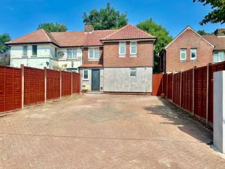 Coppetts Close, North Finchley, London N12, Image 15