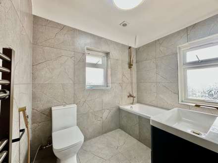 Coppetts Close, North Finchley, London N12, Image 8