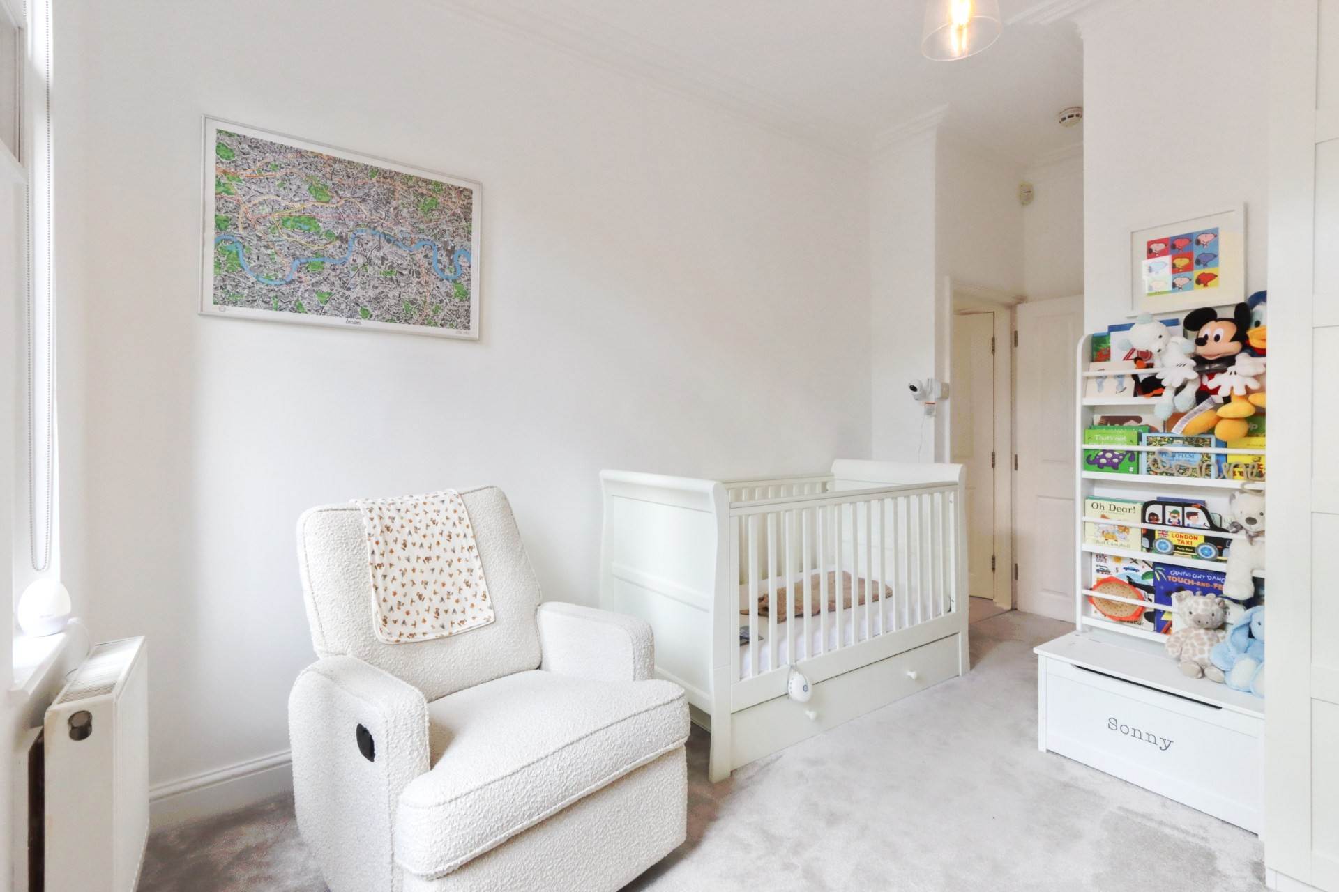Hale Lane, London, Image 8