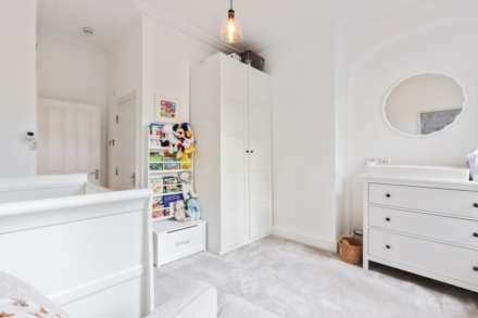 Hale Lane, London, Image 7