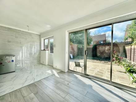 Lilliput Avenue, Northolt UB5, Image 8