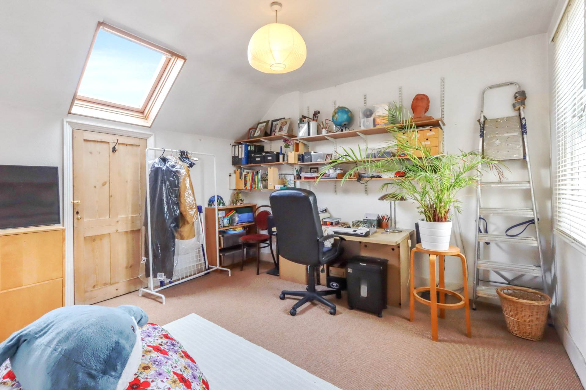 Ramsden Road, London, Image 11