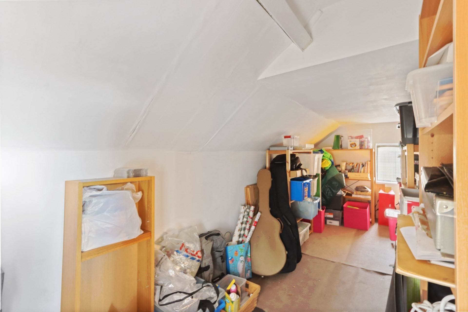 Ramsden Road, London, Image 12