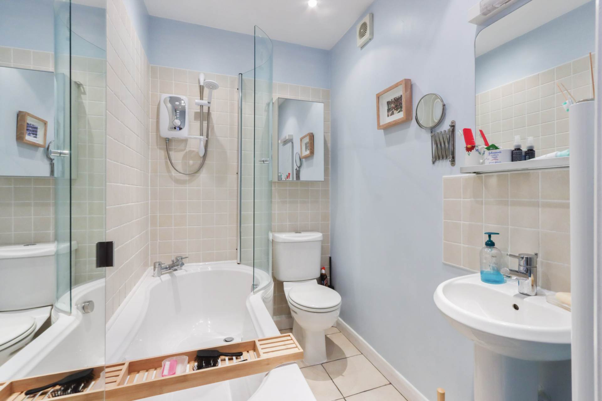 Ramsden Road, London, Image 16