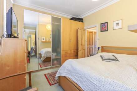 Ramsden Road, London, Image 10
