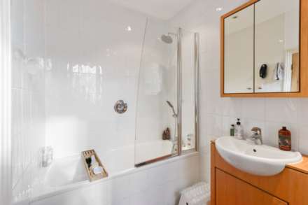 Ramsden Road, London, Image 14