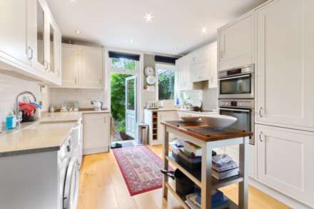 Ramsden Road, London, Image 5