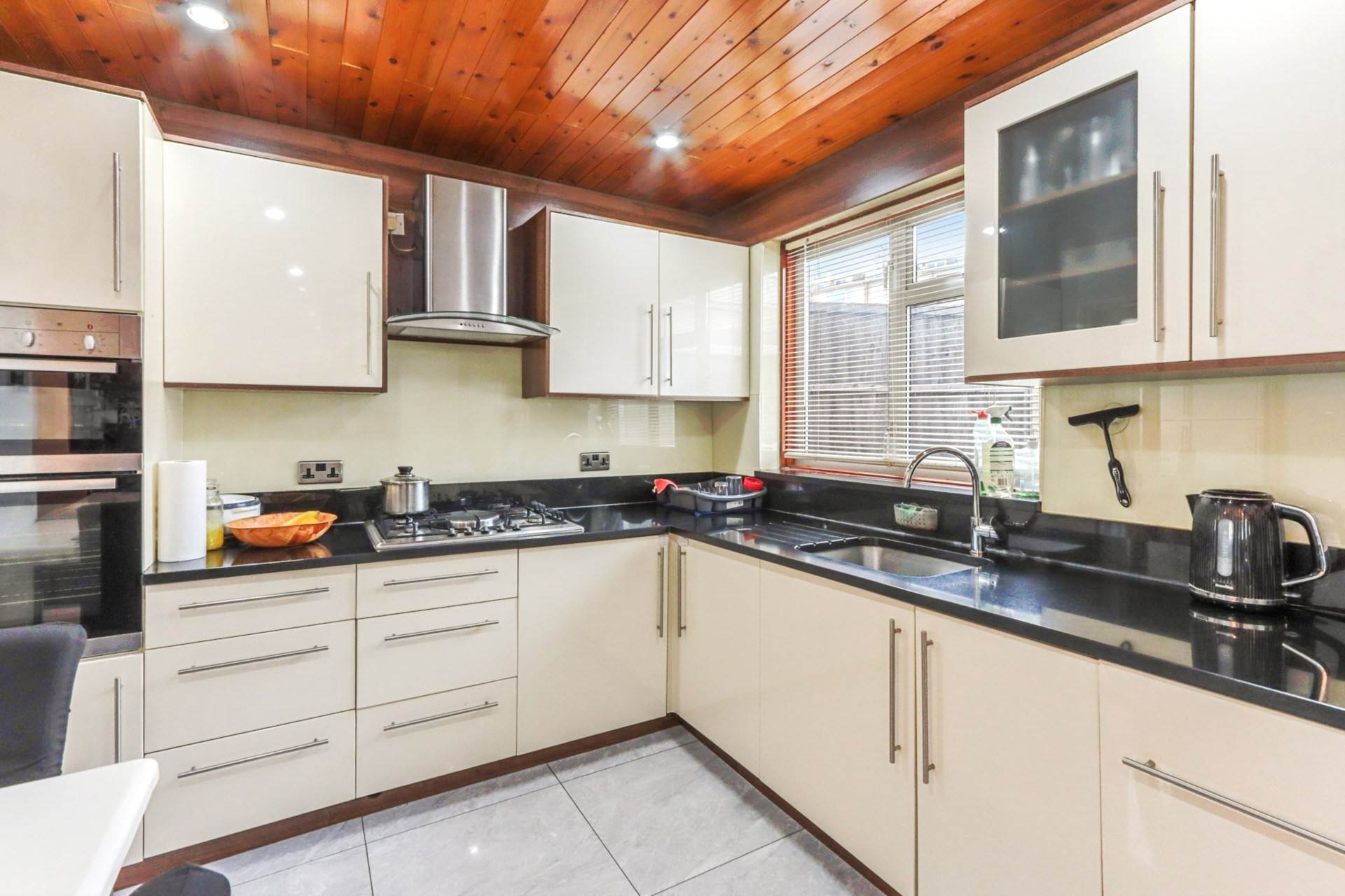 Ferncroft Avenue, London, Image 5