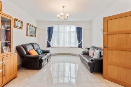 Ferncroft Avenue, London, Image 2