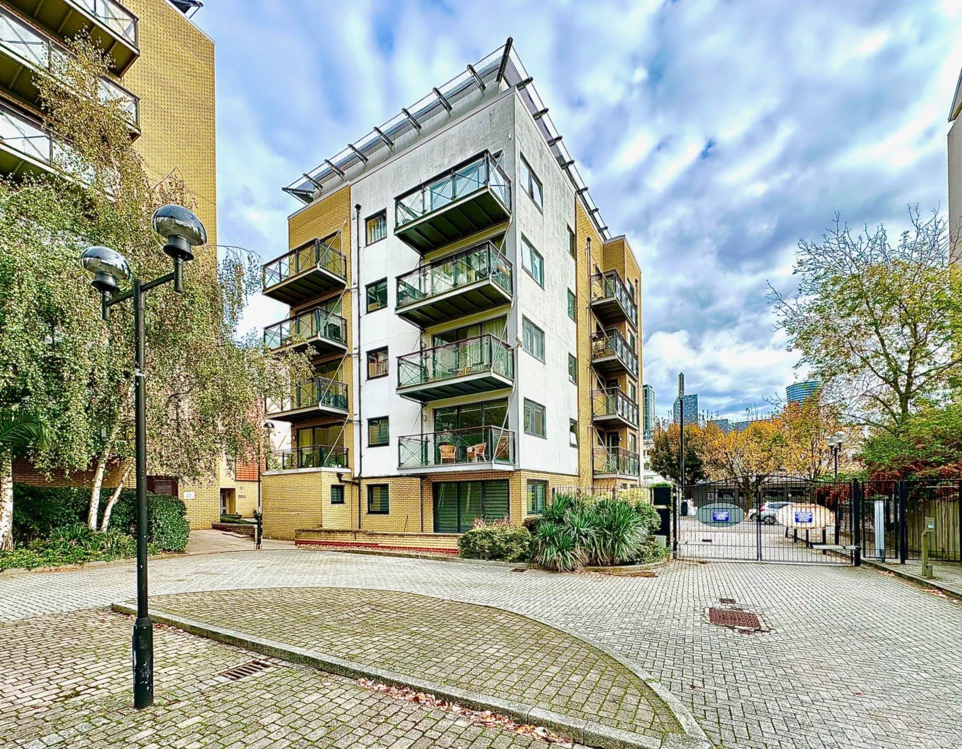 Westferry Road, London E14, Image 1