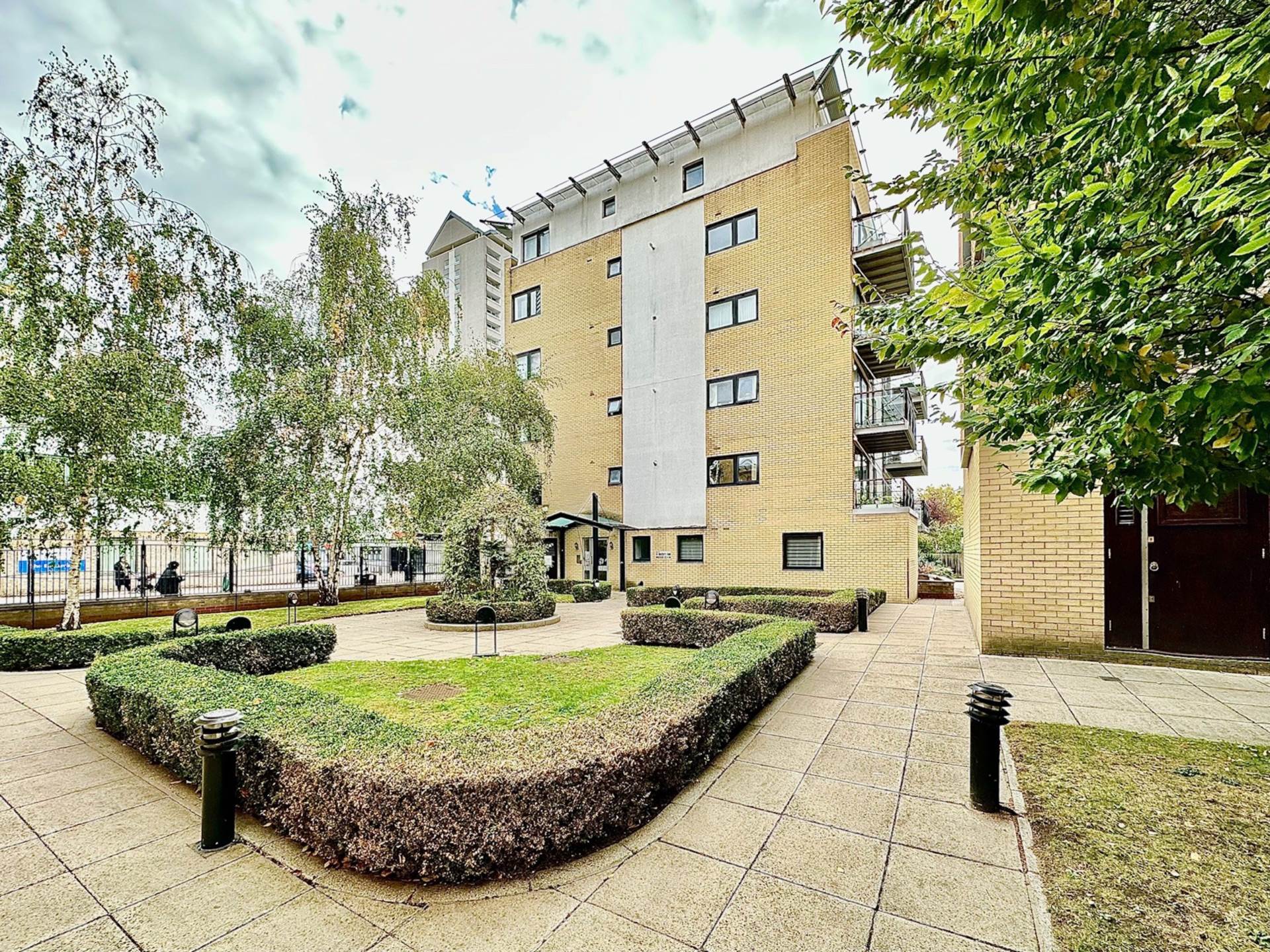 Westferry Road, London E14, Image 19