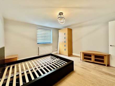 Westferry Road, London E14, Image 12