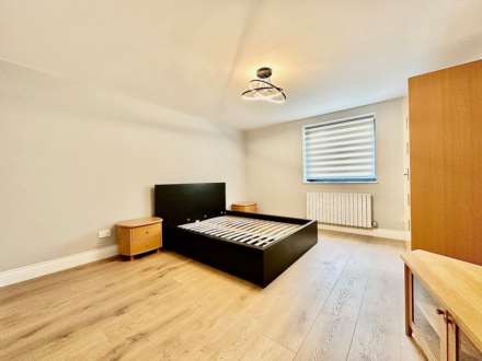 Westferry Road, London E14, Image 13