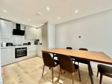 Westferry Road, London E14, Image 4