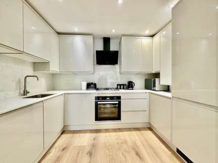 Westferry Road, London E14, Image 6