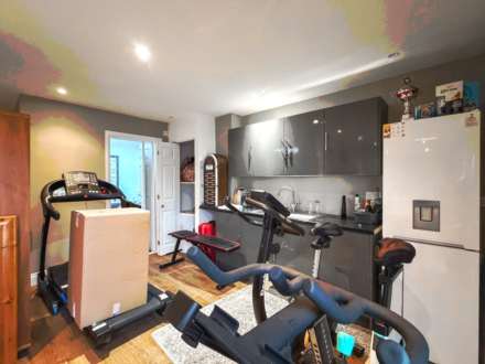 Hollickwood Avenue, London, Image 9