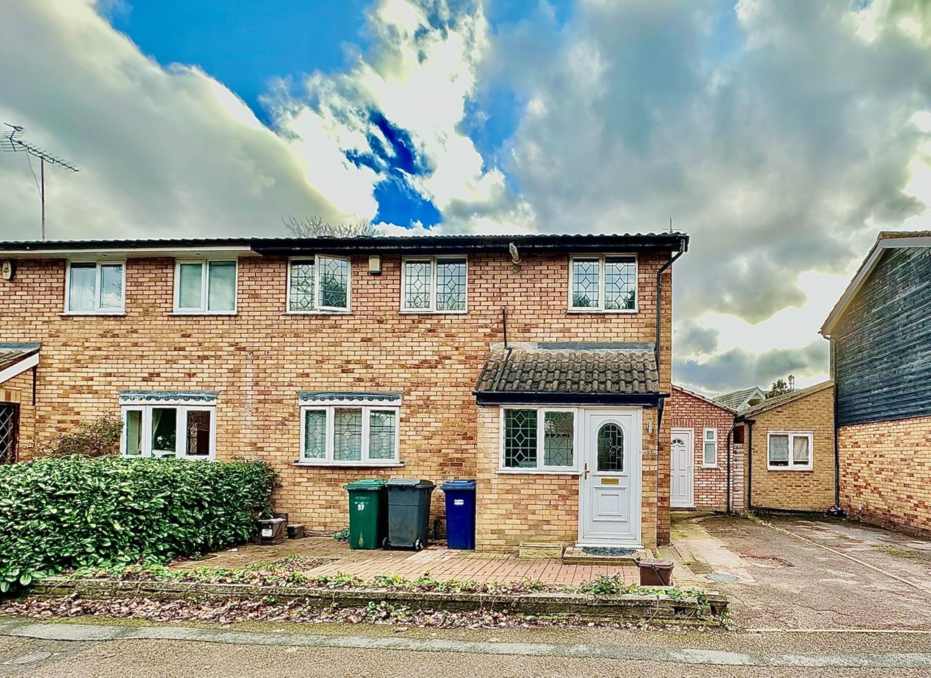 Marshalls Close, New Southgate, London N11, Image 1