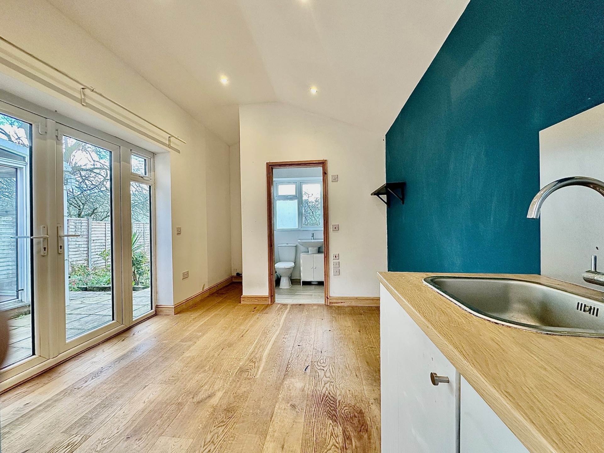 Marshalls Close, New Southgate, London N11, Image 15