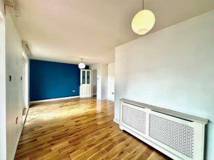 Marshalls Close, New Southgate, London N11, Image 5