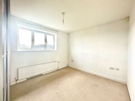 Marshalls Close, New Southgate, London N11, Image 6