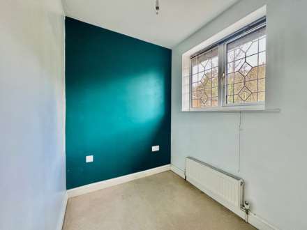 Marshalls Close, New Southgate, London N11, Image 9