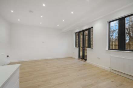 Nether Street, West Finchley London N3, Image 6