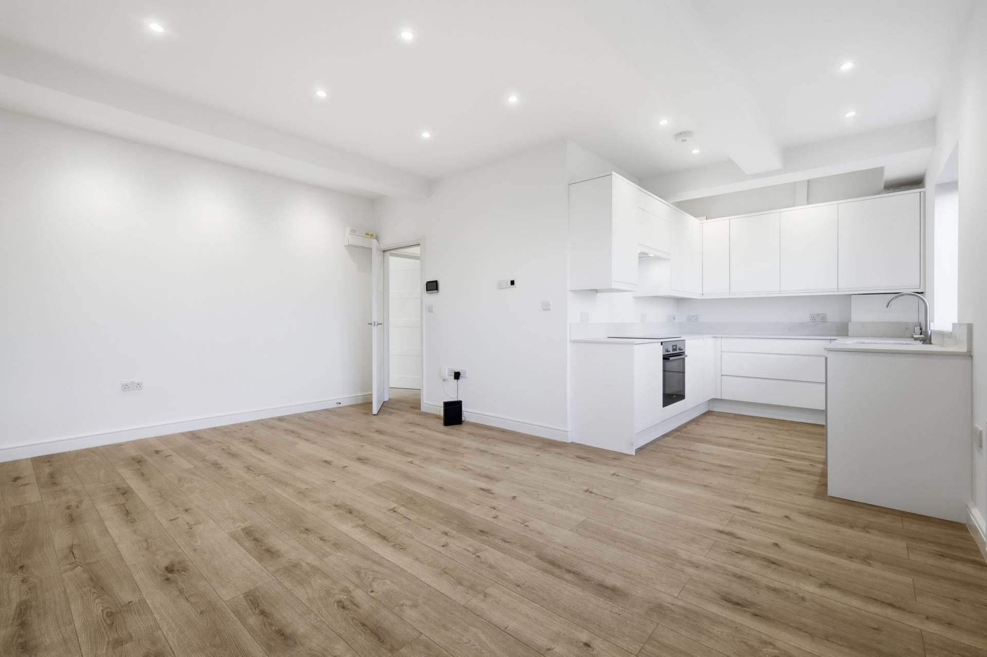 Nether Street, West Finchley London N3, Image 3