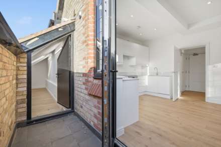 Nethr Street, West Finchley London N3, Image 13