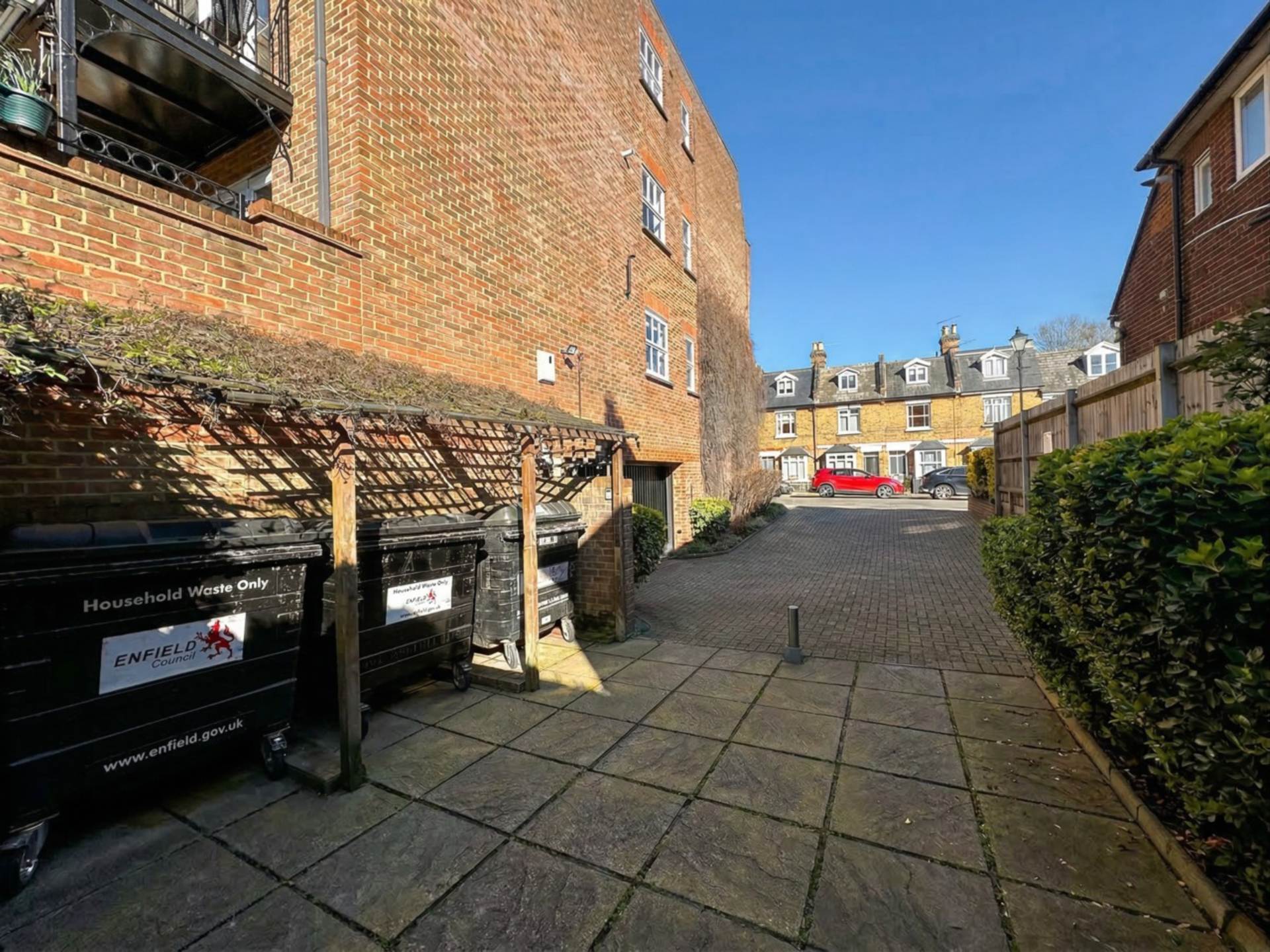 The Green, Winchmore Hill, London N21, Image 17