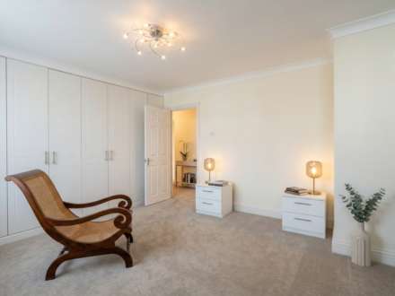 The Green, Winchmore Hill, London N21, Image 11