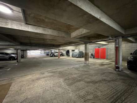 The Green, Winchmore Hill, London N21, Image 18