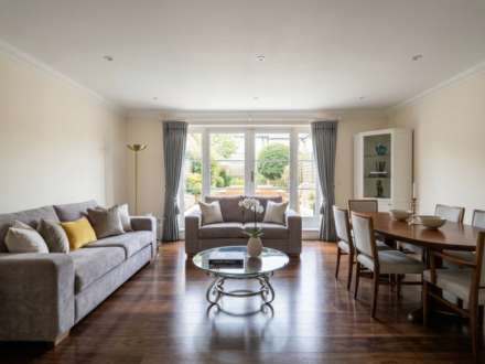 The Green, Winchmore Hill, London N21, Image 2