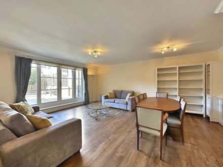 The Green, Winchmore Hill, London N21, Image 3