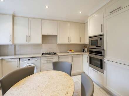 The Green, Winchmore Hill, London N21, Image 6