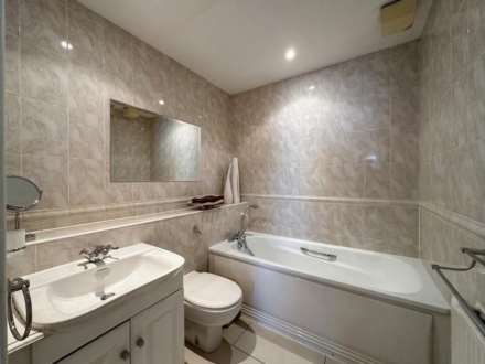 The Green, Winchmore Hill, London N21, Image 7