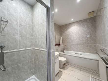 The Green, Winchmore Hill, London N21, Image 8