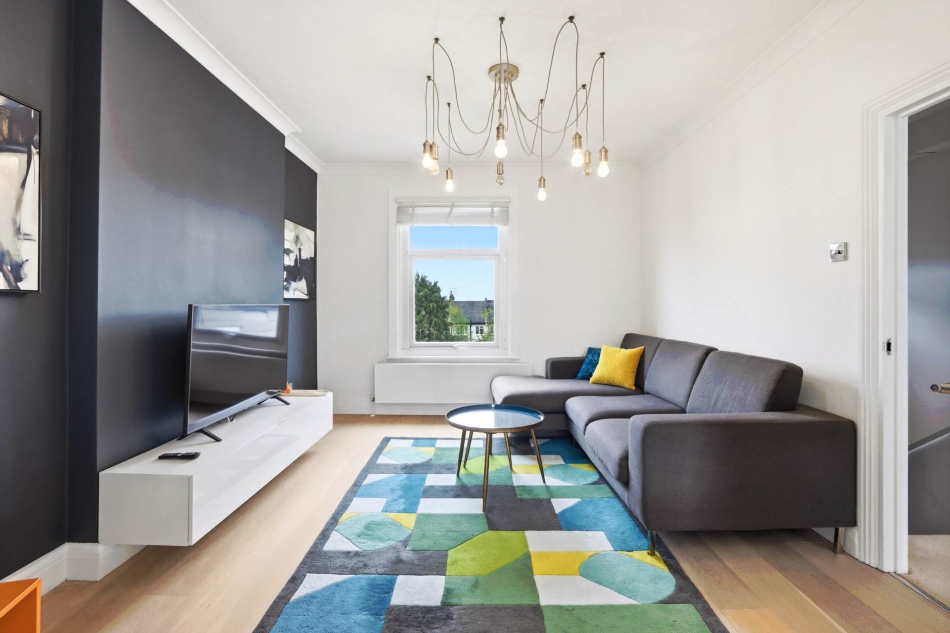 Bellevue Road, London, Image 2