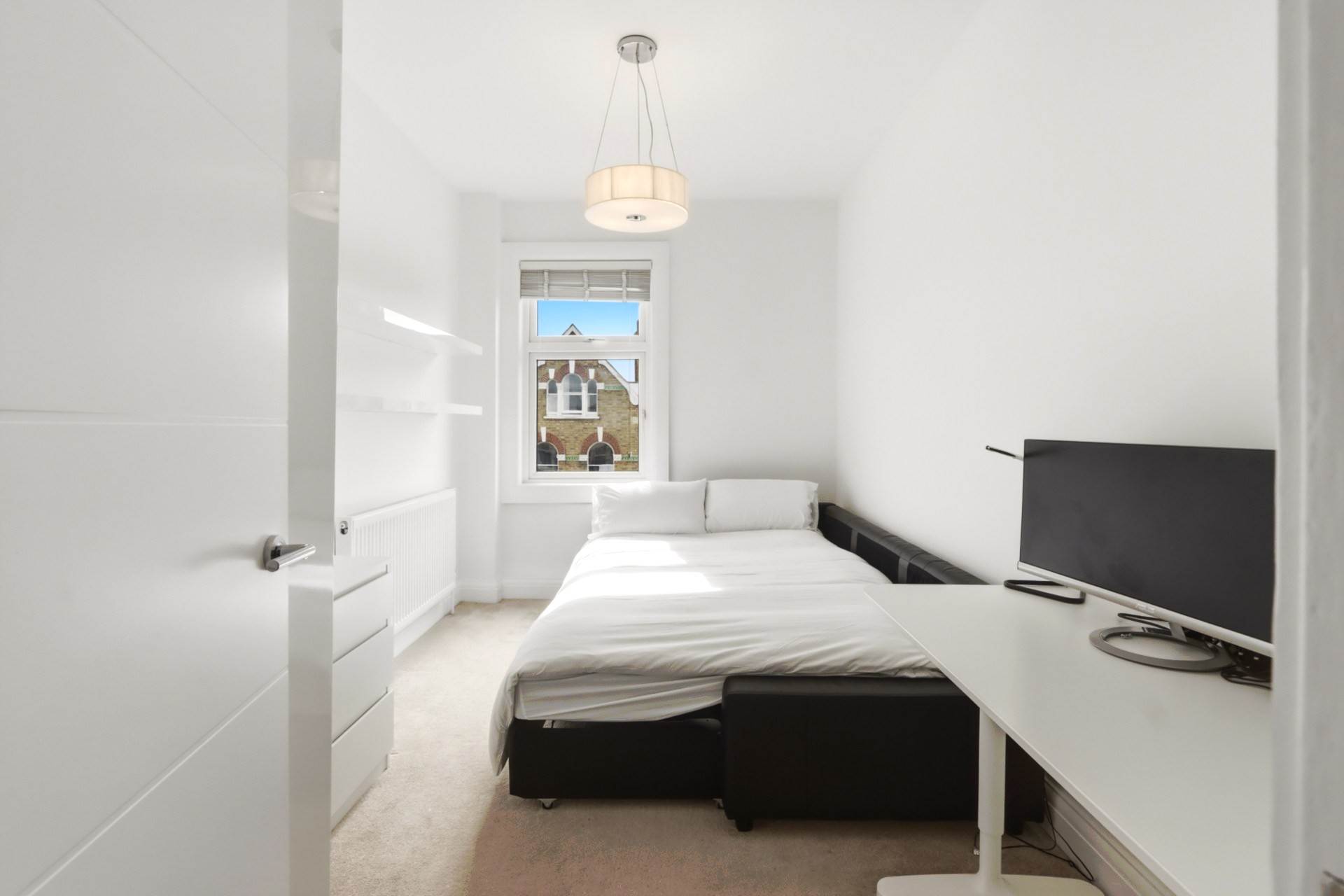 Bellevue Road, London, Image 4