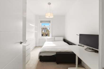 Bellevue Road, London, Image 4