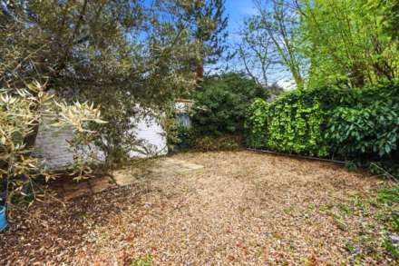 Bellevue Road, London, Image 9