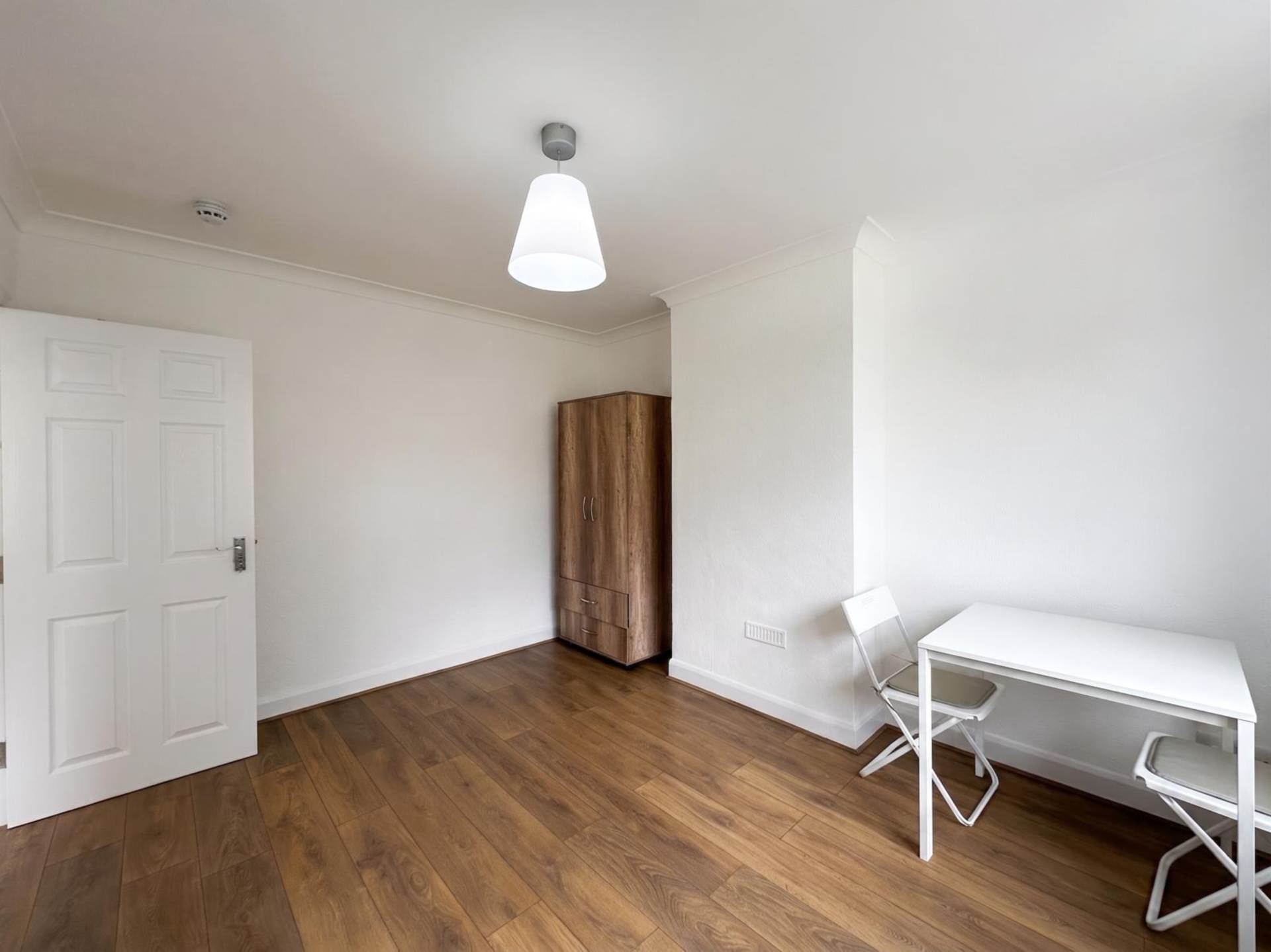 Seymour Road, Luton LU1, Image 16