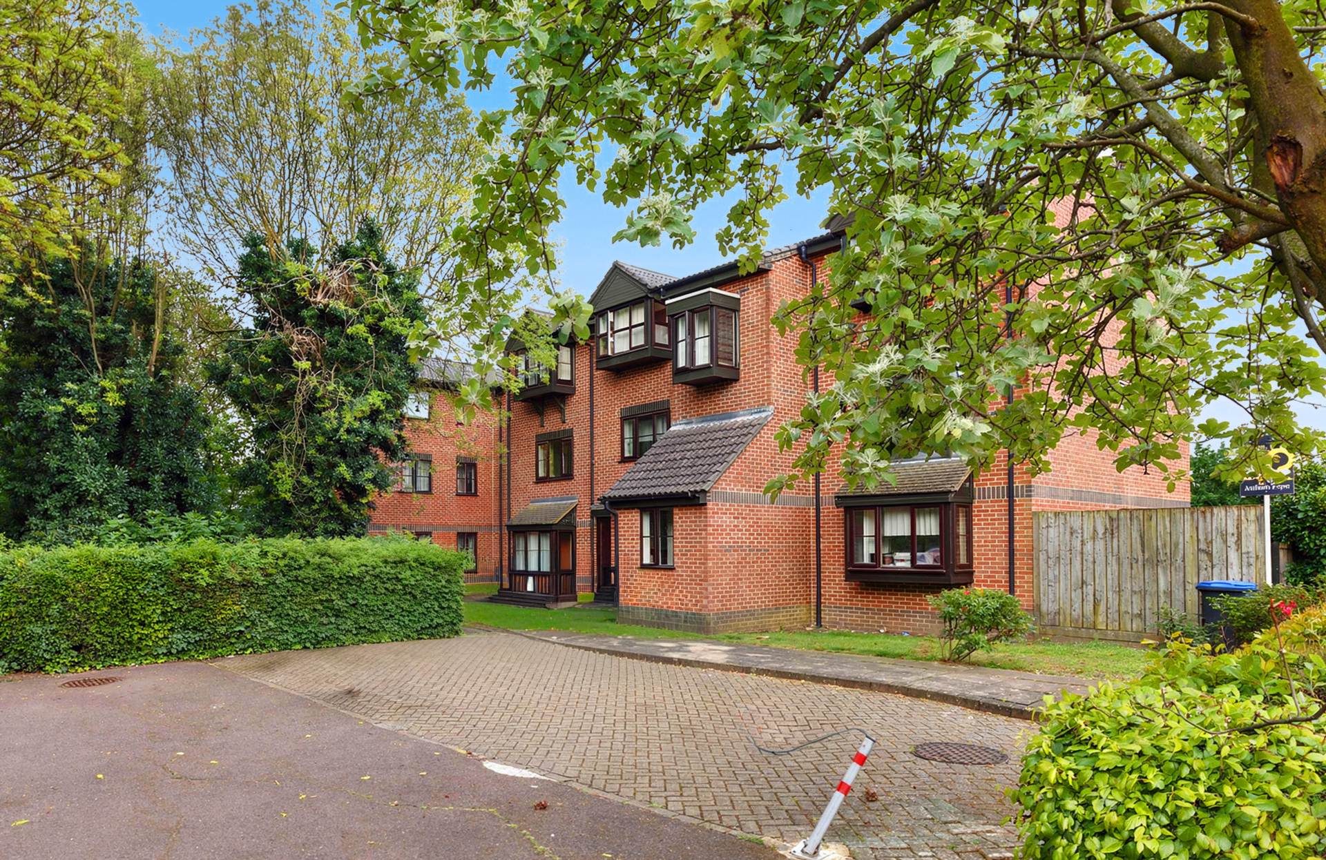 Gladbeck Way, Enfield, Image 1