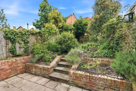 Holly Park Road, London, Image 3