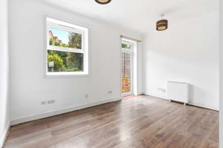 Holly Park Road, London, Image 5