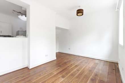 Holly Park Road, London, Image 6