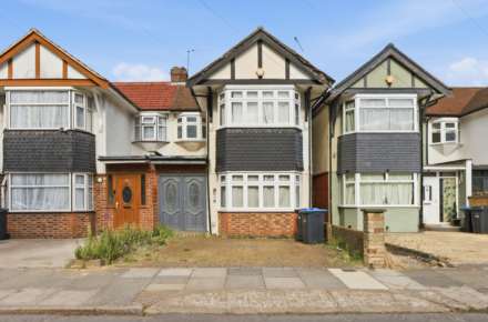 Empire Avenue, London, Image 1