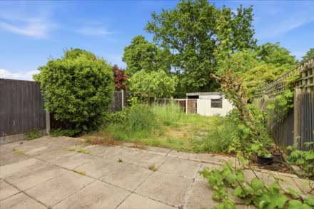 Empire Avenue, London, Image 10