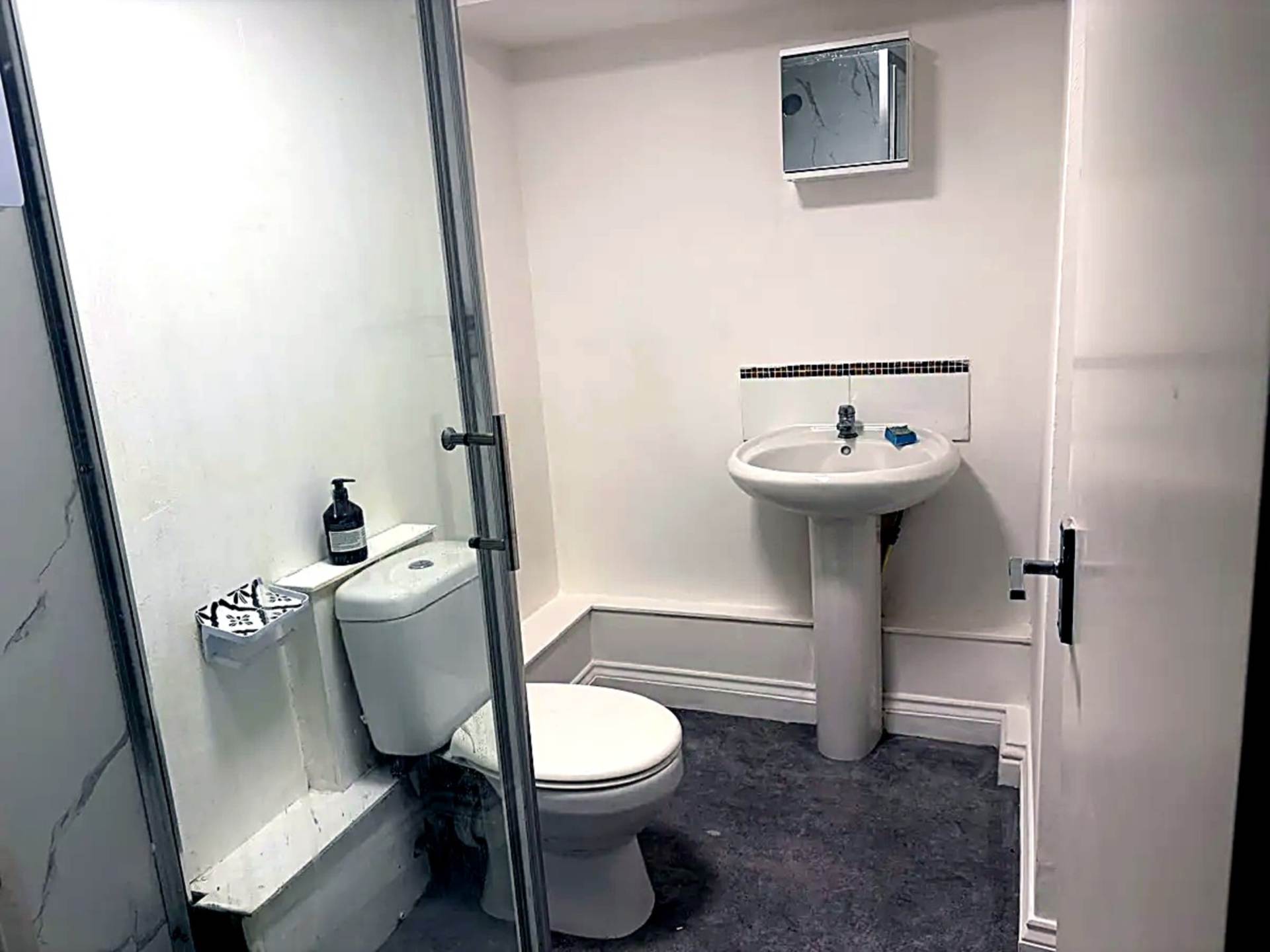 Hornsey Road, Hornsey Rise, London N19, Image 12