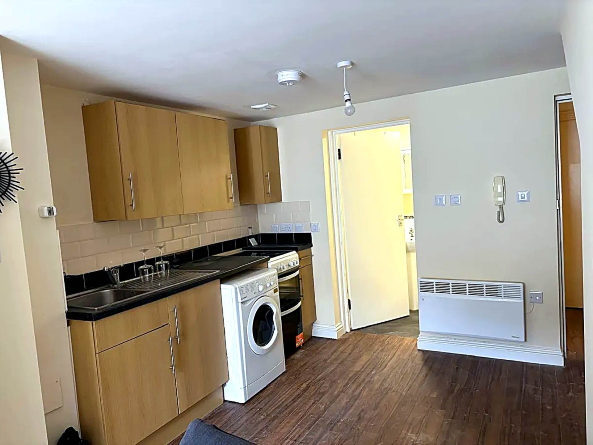 Hornsey Road, Hornsey Rise, London N19, Image 9