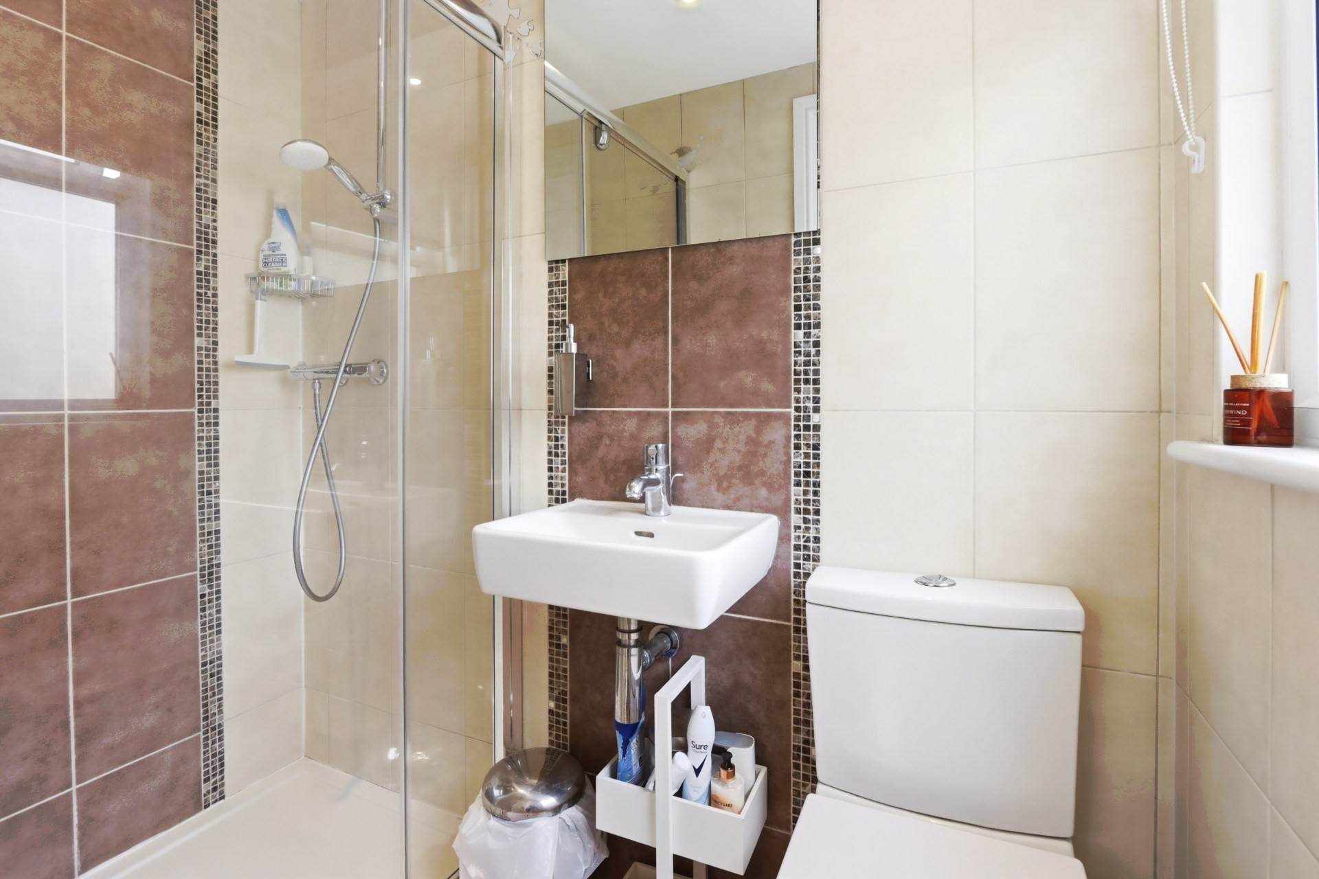 Ashurst Road, London, Image 19